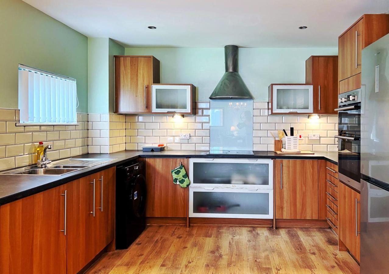 Retro Seaside Apt With Patio Appartement Swansea Buitenkant foto